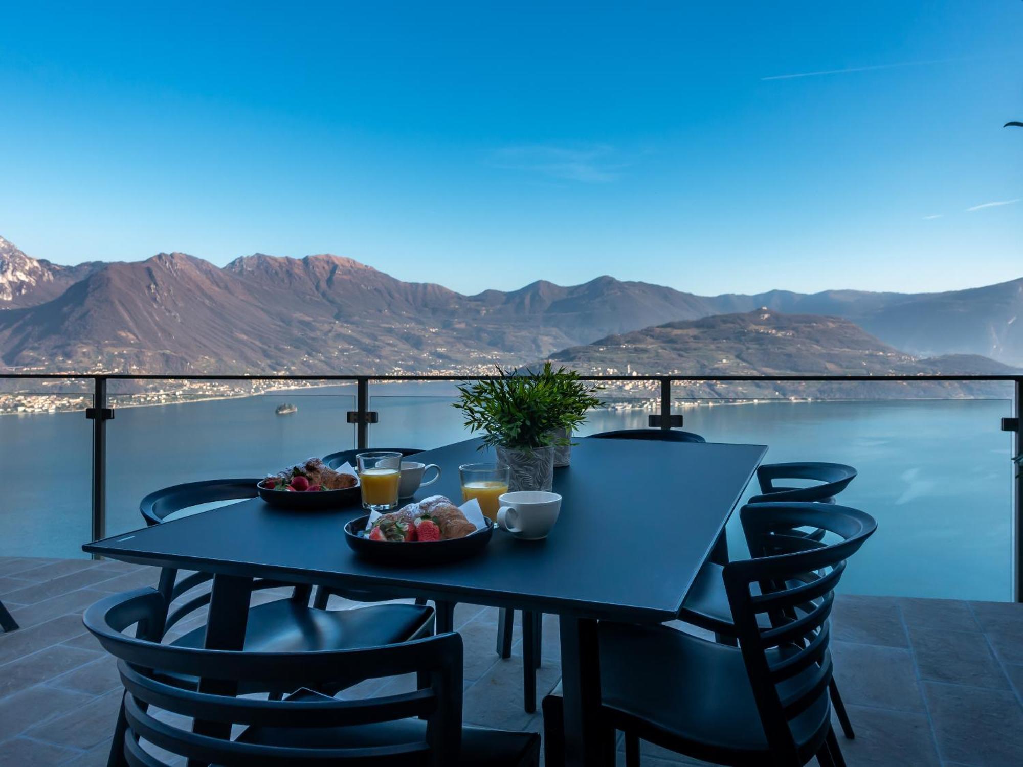 Mia Isola With Lake View, Garden And Swimming Pool Parzanica ภายนอก รูปภาพ