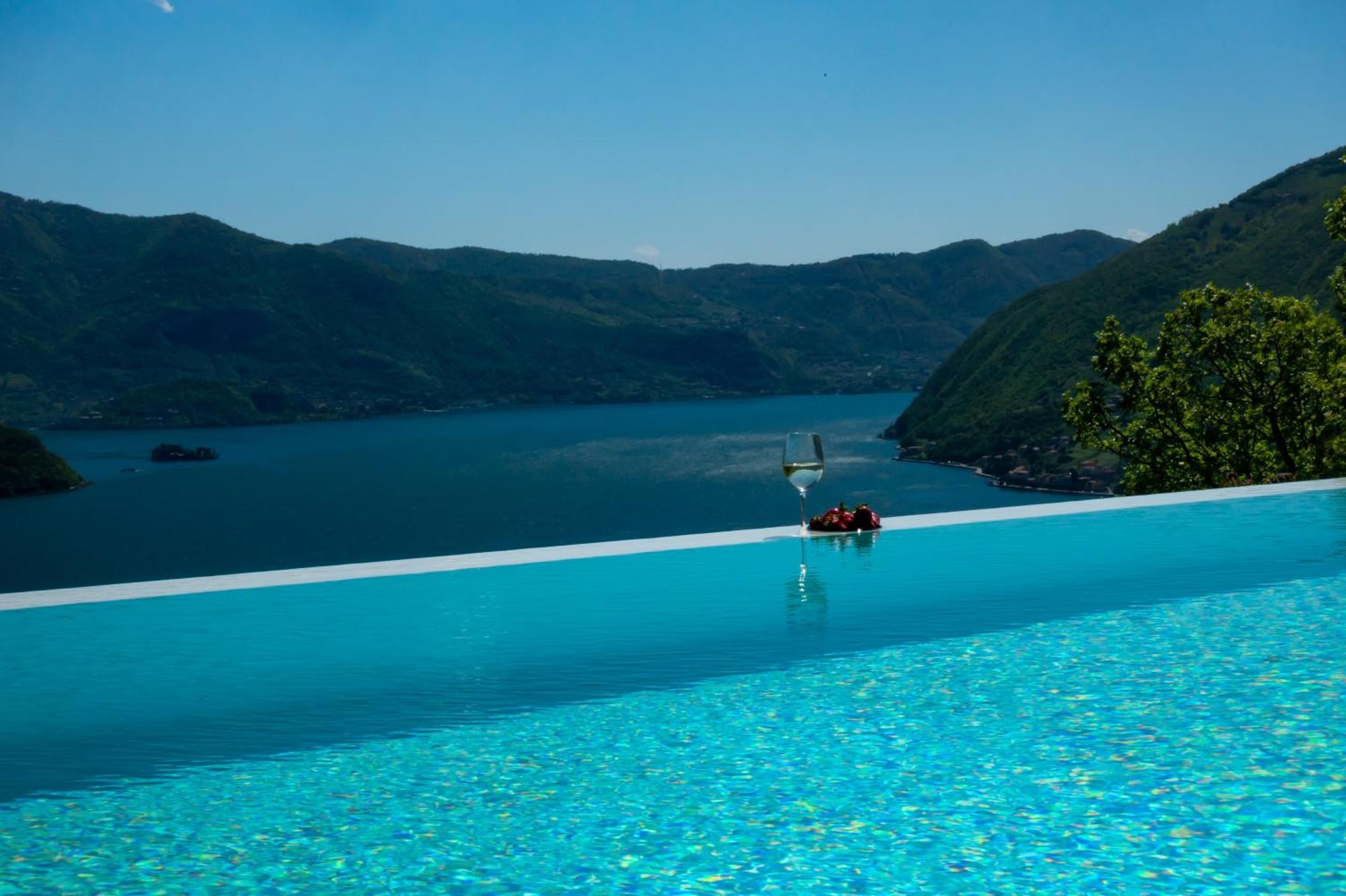 Mia Isola With Lake View, Garden And Swimming Pool Parzanica ภายนอก รูปภาพ