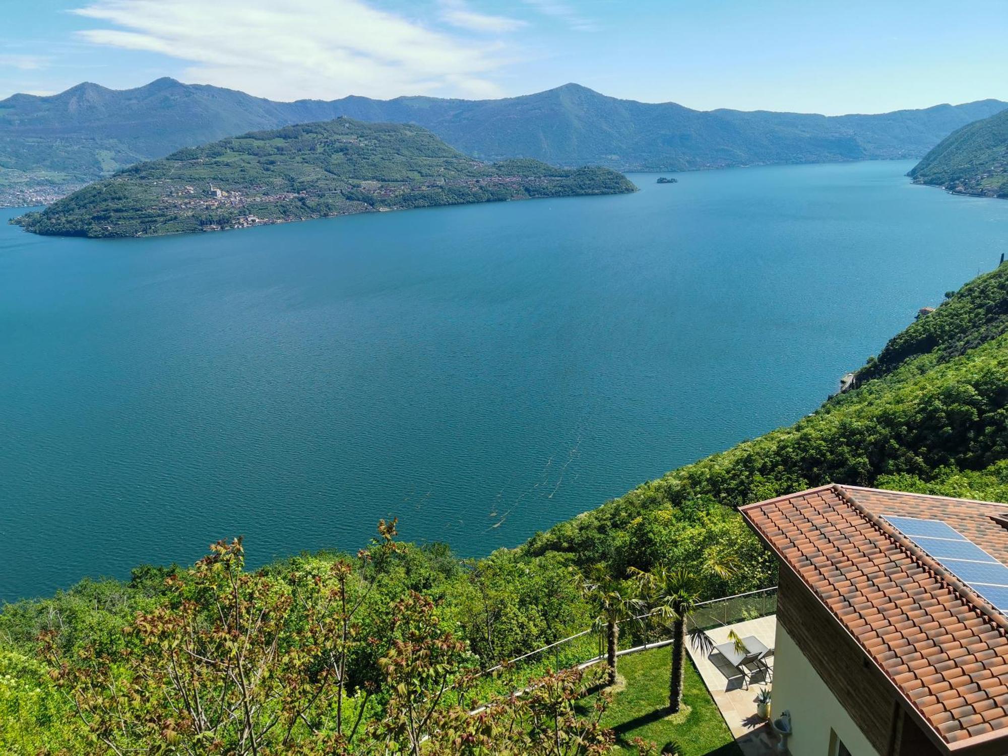 Mia Isola With Lake View, Garden And Swimming Pool Parzanica ภายนอก รูปภาพ