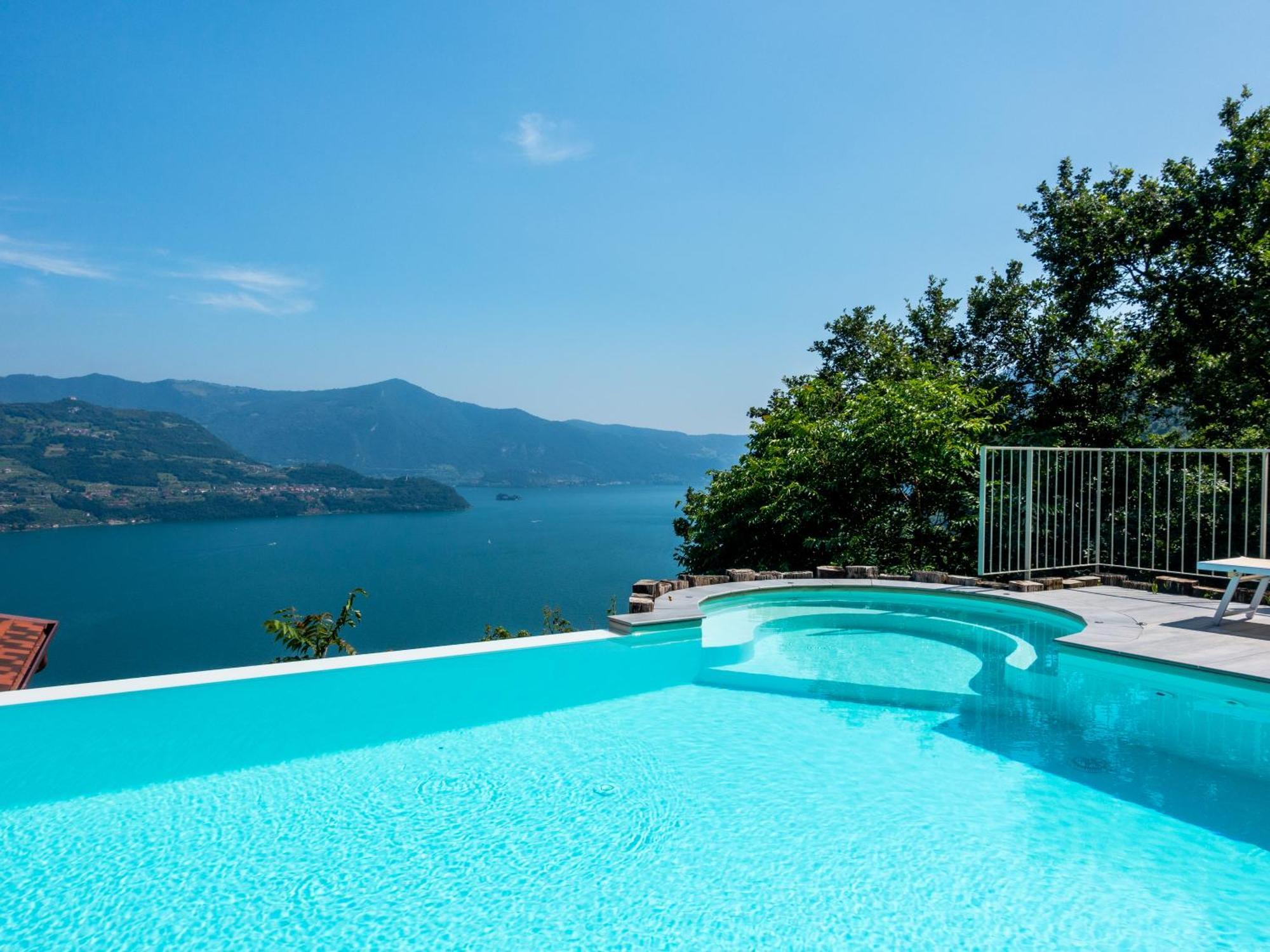 Mia Isola With Lake View, Garden And Swimming Pool Parzanica ภายนอก รูปภาพ